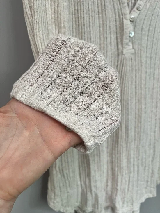 Boho shell-button henley (XL) - Picture 4 of 6